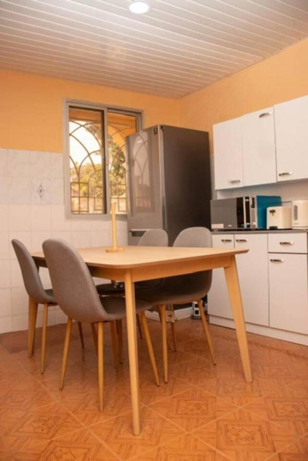 Fully Aircondition 3Bed Villa- A C- Wifi- Hotwater Freetown Exteriér fotografie