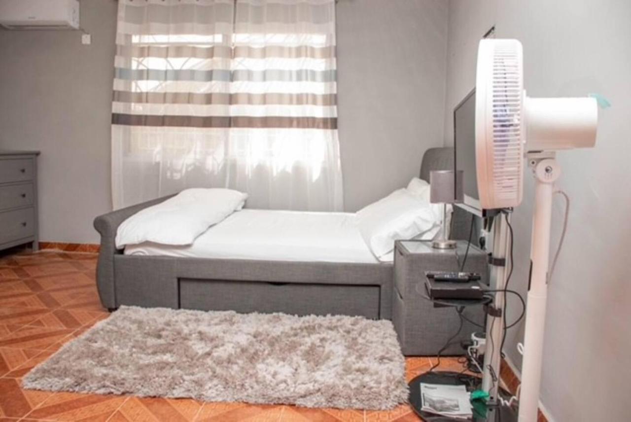 Fully Aircondition 3Bed Villa- A C- Wifi- Hotwater Freetown Exteriér fotografie