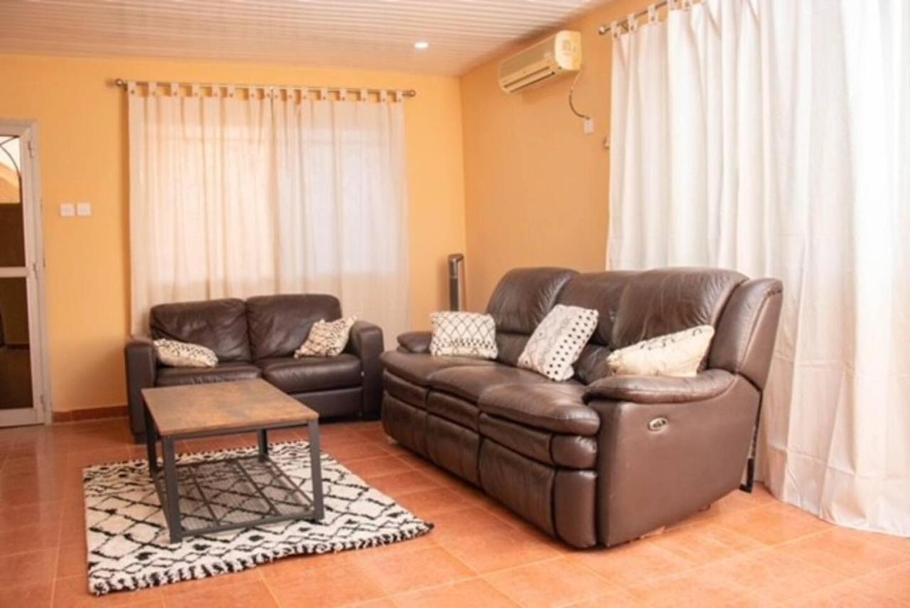 Fully Aircondition 3Bed Villa- A C- Wifi- Hotwater Freetown Exteriér fotografie
