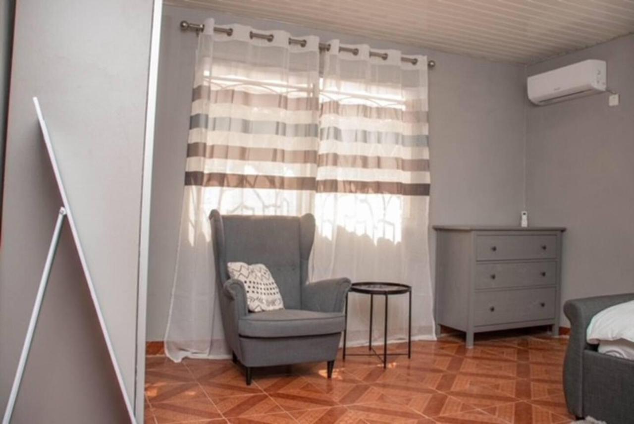 Fully Aircondition 3Bed Villa- A C- Wifi- Hotwater Freetown Exteriér fotografie
