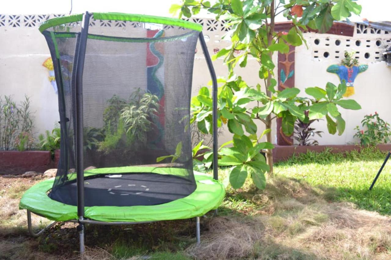 Fully Aircondition 3Bed Villa- A C- Wifi- Hotwater Freetown Exteriér fotografie