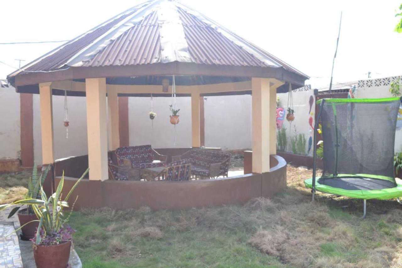 Fully Aircondition 3Bed Villa- A C- Wifi- Hotwater Freetown Exteriér fotografie